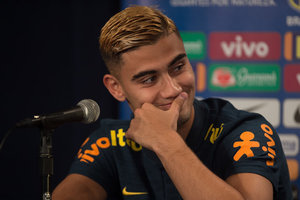 Verstil, Andreas Pereira disposto a fazer qualquer funo no meio da seleo