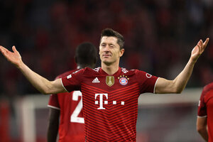 Senhor Champions? Lewa completa 100 jogos com marca superior a de lendas