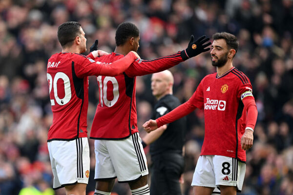 Com dois gols de pnalti, United bate o ameaado Everton na Premier League