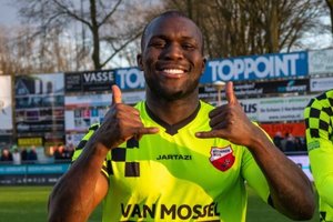 Ex-Real, 'rapper' Drenthe completa 33 anos na terceirona holandesa