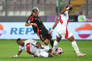 Peru flerta com primeira vitria nas Eliminatrias, mas Colmbia arranca empate
