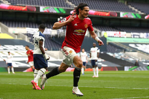 Sem espao no United, Cavani segue no radar do Barcelona