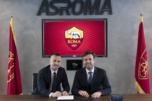 Leipzig empresta Angelino  Roma