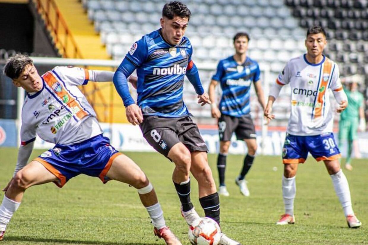 Huachipato tem dia atípico no futebol chileno e disputa dois jogos decisivos no mesmo dia