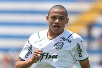 Palmeiras resolve no primeiro tempo, bate o Inter e segue na Copinha
