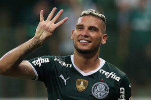 O 9 que faltava? Navarro se candidata com feito indito na Libertadores