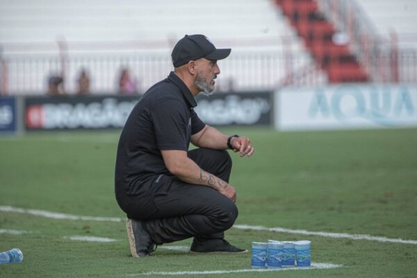 Atltico Goianiense demite Rafael Guanaes