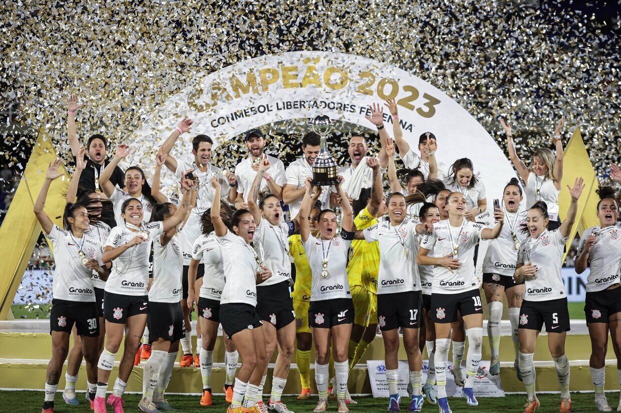 Corinthians goleia e se garante nas quartas da Libertadores feminina