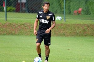 Sport tenta emprstimo de Everton Felipe, mas recebe 'no' do So Paulo