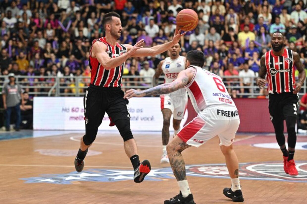 Elinho decide no fim, São Paulo bate Franca e força duelo decisivo no NBB