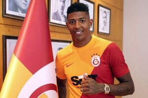 Galatasaray acerta com lateral da seleo holandesa