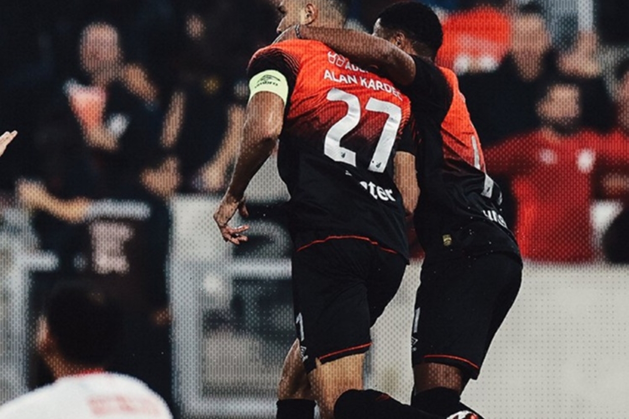 Athletico supera o CRB e rouba a liderana da Srie B