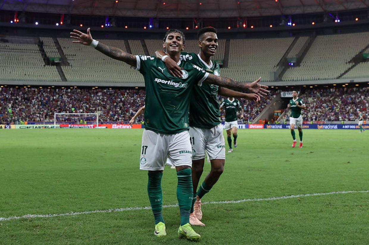 Weverton pega pnalti e Palmeiras bate o Fortaleza para liderar o Brasileiro