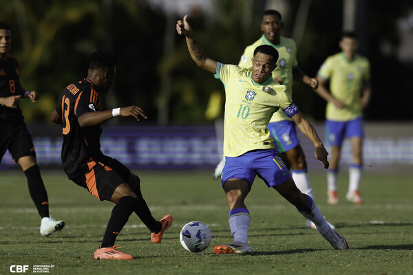 Brasil perde para a Colmbia, mas avana no Sul-Americano Sub-20