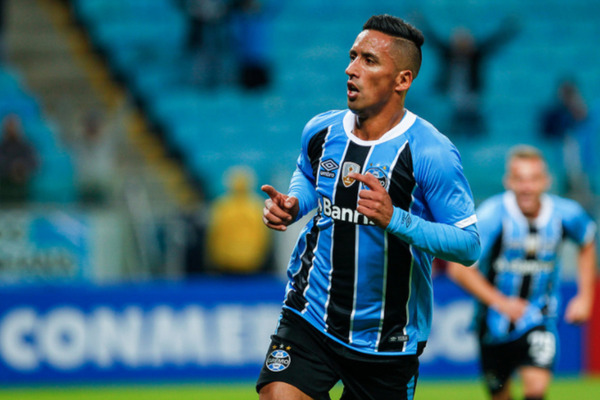 Ex-Grmio e Palmeiras, Lucas Barrios anuncia a aposentadoria
