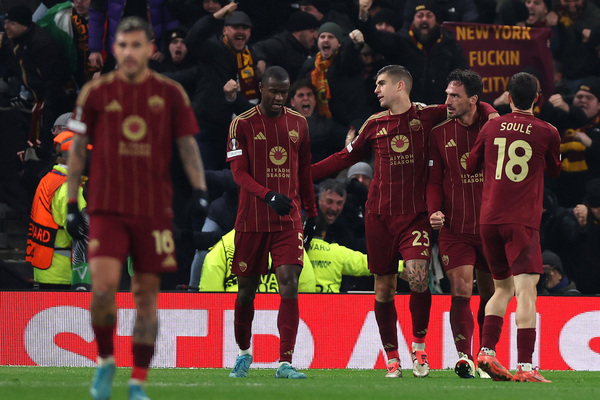 Real Sociedad tira Ajax da ponta; Roma empata com Tottenham nos acrscimos