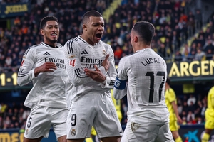 Real Madrid vira sobre Villarreal e dorme na ponta de La Liga