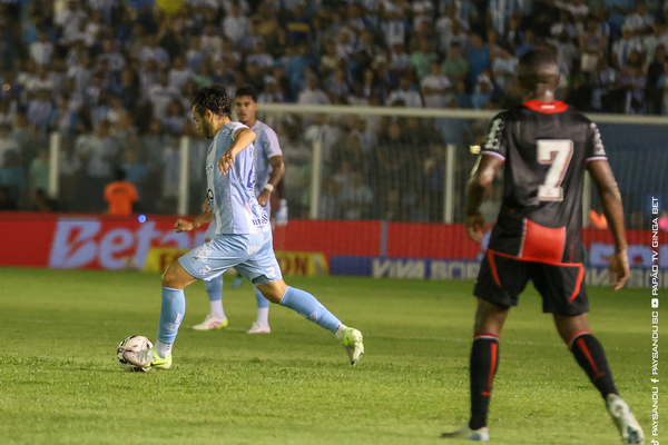 Paysandu bate o Botafogo nos acrscimos e vence a primeira na Srie B
