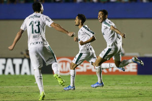 Na estreia de Mano, Palmeiras vira sobre Gois no ltimo lance e encerra jejum de vitrias