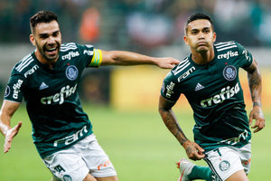 Palmeiras volta a vencer Colo-Colo com tranquilidade e segue adiante na Libertadores