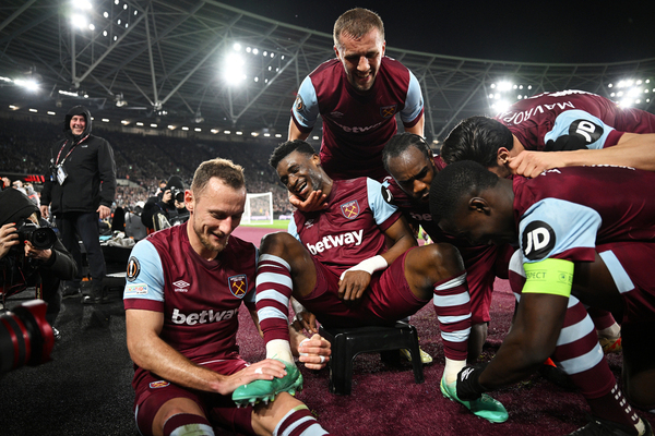 West Ham atropela, Olympique segura vantagem e Benfica arranca classificao na Liga Europa