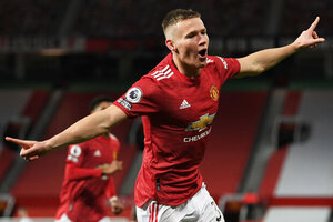 McTominay embala cedo, e United atropela o Leeds para subir ao G4