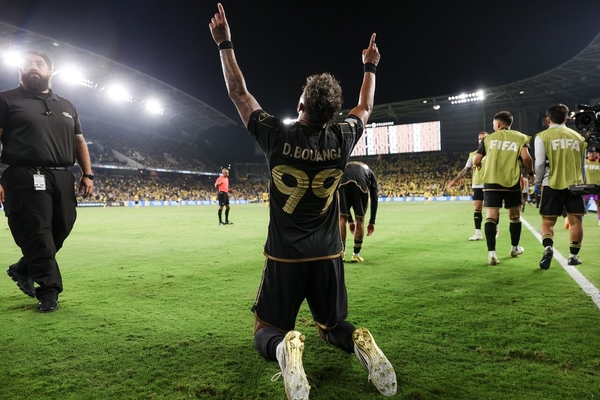 Los Angeles FC assegura vaga no Mundial com emoo e gol de ex-Flamengo