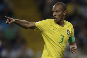 Gerson, Gabigol e Miranda: Flamengo procura reforos na Itlia