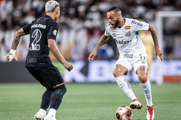 Corinthians bate o Santos e volta  final do Paulisto aps 5 anos