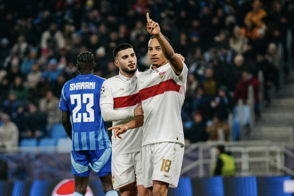 Stuttgart mantm Slovan Bratislava sem pontos e fica mais perto da vaga