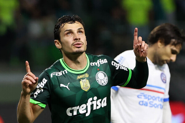 Palmeiras embala, e vence Bahia para dormir vice-lder 