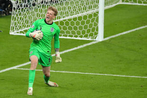 Pickford atrs apenas de Peter Shilton na seleo inglesa