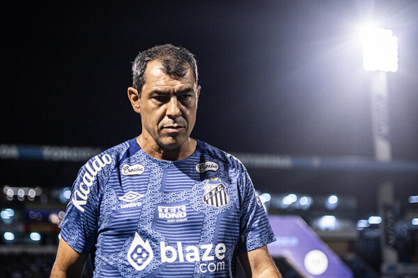 Vasco procura Fbio Carille para o lugar de Ramn Daz