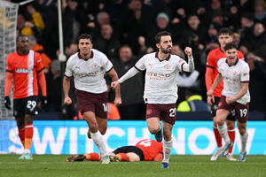 Arsenal e Luton Town protagonizam jogo cheio de golos