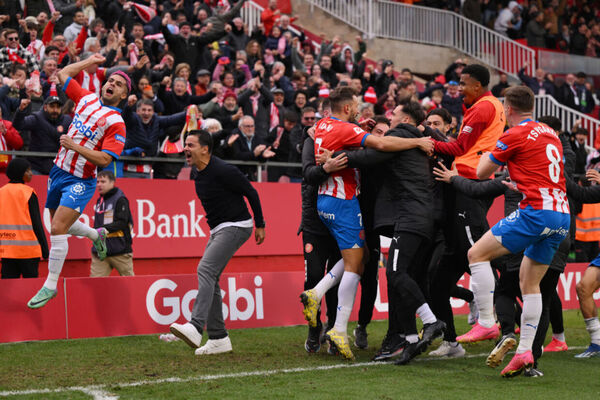 Girona vence Valencia de virada e continua 'intruso' na ponta do Espanhol