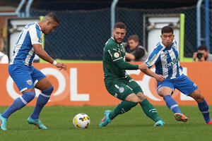 Palmeiras s empata com Ava, mas segue na liderana isolada do Brasileiro