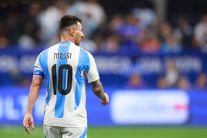 Messi descarta prazo para aposentadoria na seleo, mas avisa: 'Podem ser os ltimos'