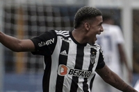 Em jogo de viradas, Atltico vence o gua Santa e segue 100% na Copinha