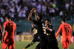 Figueirense vira para cima do Sport e se afasta do Z4