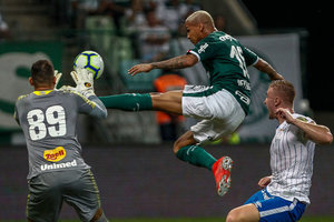 Palmeiras vence Ava, retoma liderana do Brasileiro e aumenta invencibilidade histrica