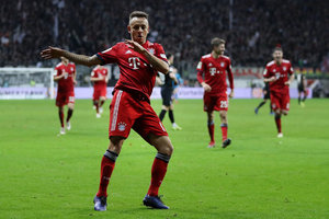 Flamengo se aproxima de Rafinha, mas olha para o futuro com Matheuzinho