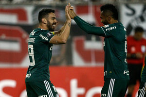 No reencontro com Valdvia, Palmeiras vence Colo-Colo, no Chile, e fica perto da semifinal