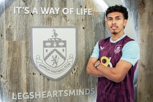 Brighton empresta joia equatoriana para o Burnley