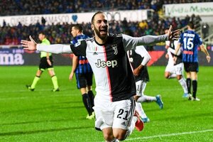 Juventus oficializa resciso com Higuan