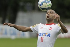 Emerson Sheik sai em defesa de Cristvo Borges no Flamengo