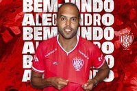 Alecsandro acompanha irmo e tambm refora o Noroeste