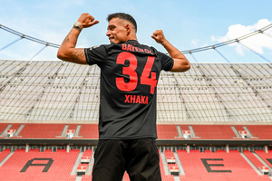 Leverkusen abre os cofres e tira Xhaka do Arsenal