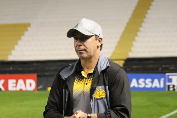 Paulo Baier ruma para novo desafio como tcnico no futebol catarinense