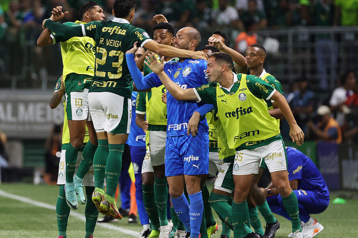 Palmeiras vira contra o Santos e se sagra tricampeão paulista