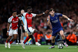 PSG encara 'maldio' em casa, enquanto Arsenal busca virada rara
